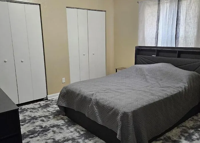 Relaxing Retreat House On Chateau Lane Holiday home Tallahassee