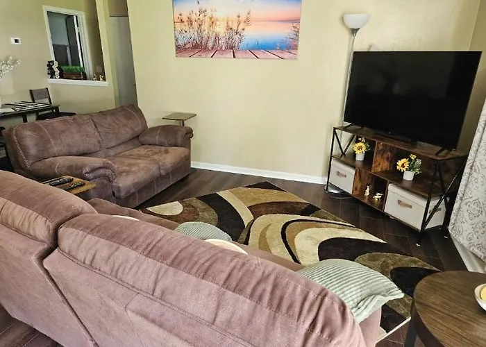Relaxing Retreat House On Chateau Lane *