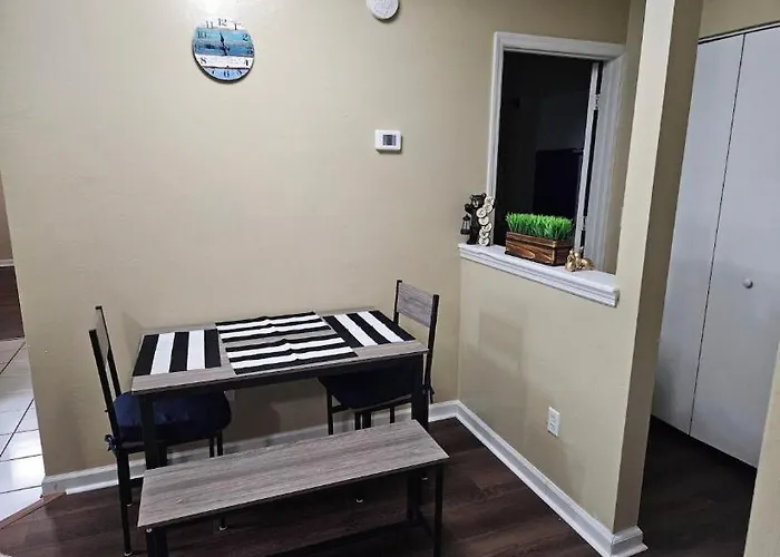 Relaxing Retreat House On Chateau Lane * Tallahassee