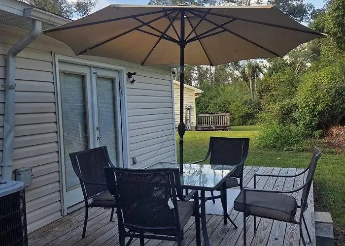 Relaxing Retreat House On Chateau Lane Holiday home Tallahassee